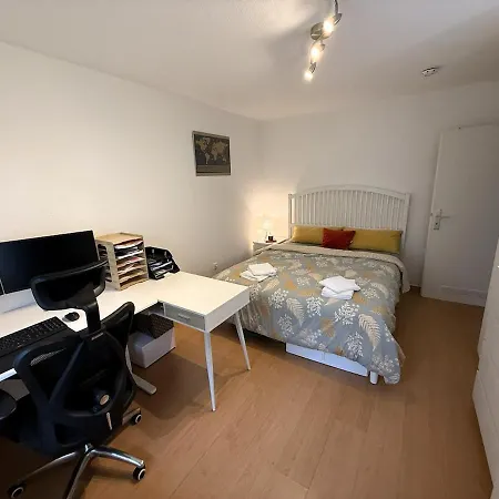 Helle Und Ruhige 2-zimmer-wohnung Im Zentrum Apartmán *