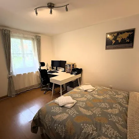 Helle Und Ruhige 2-zimmer-wohnung Im Zentrum Apartmán *
