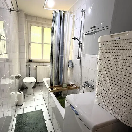 Apartmán Helle Und Ruhige 2-zimmer-wohnung Im Zentrum