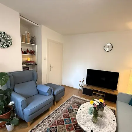 Apartamento Helle Und Ruhige 2-zimmer-wohnung Im Zentrum